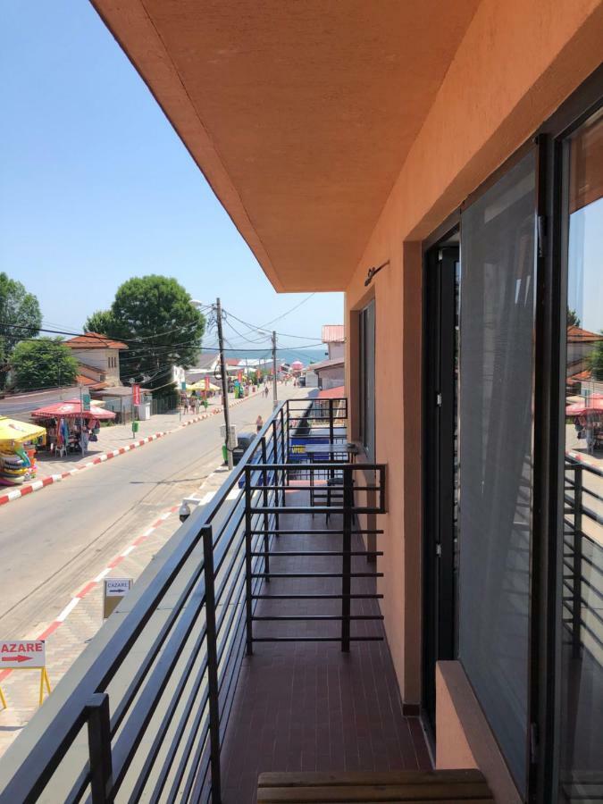 Отель Vila Isabela Костинешти Экстерьер фото